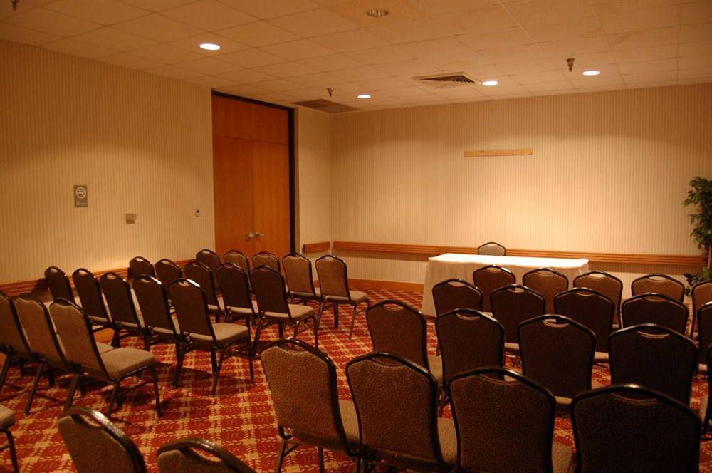 Holiday Inn Alexandria - Downtown By Ihg 3*